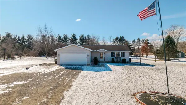 2829 Sutton RD, Adrian, MI 49221