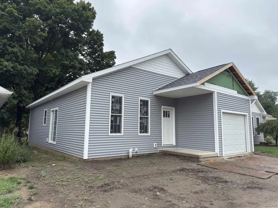 967A W Maumee ST, Adrian, MI 49221 - #2