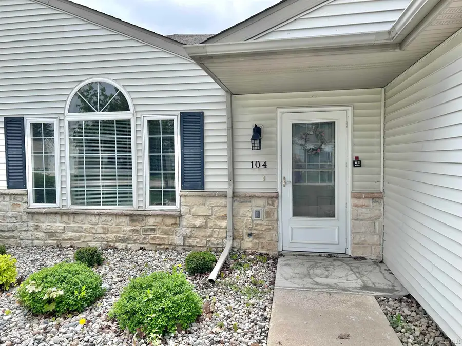 104 Lakewood DR, Adrian, MI 49221 - #3