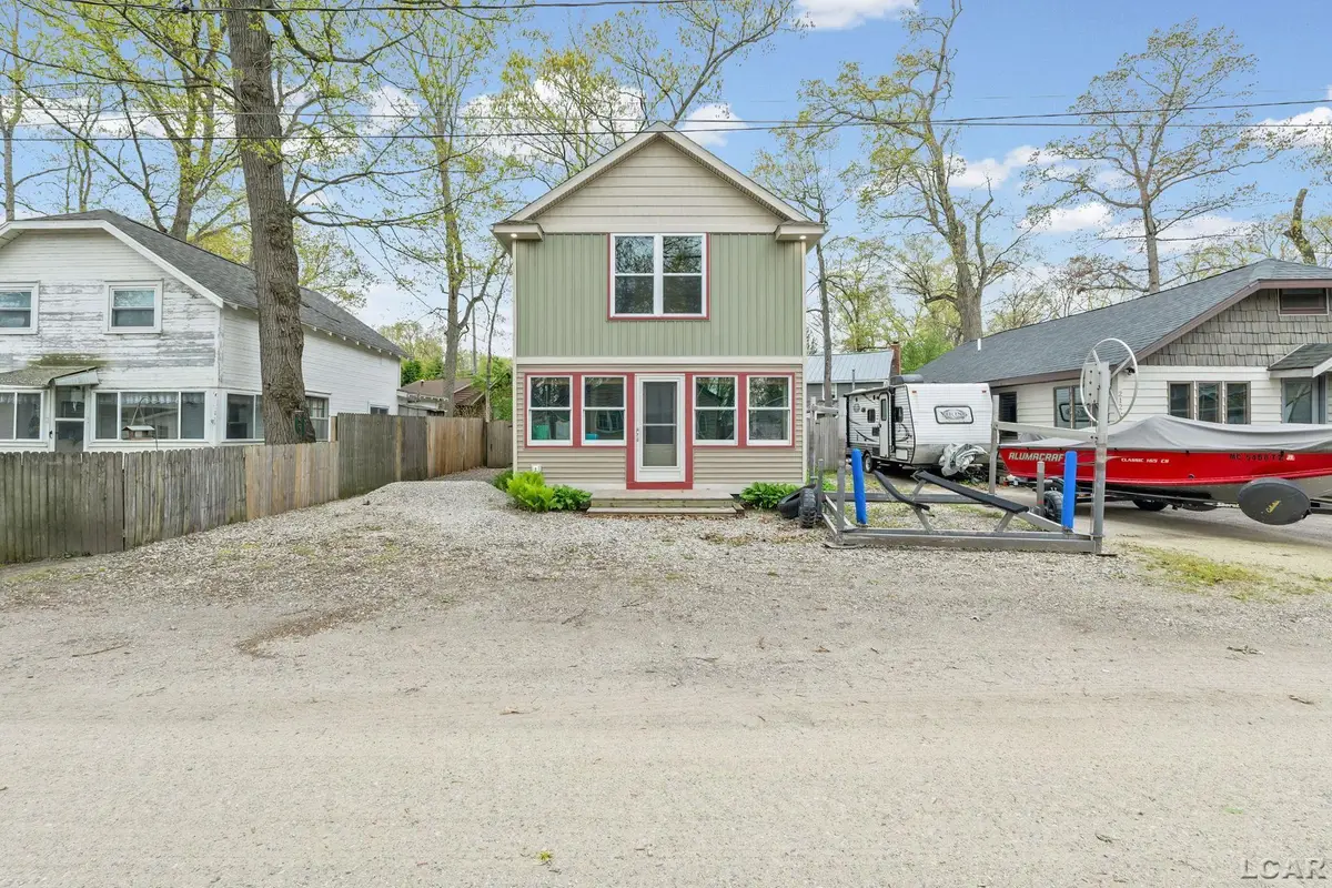 2128 Glenwood CT, Brooklyn, MI 49230 - #1