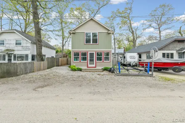 2128 Glenwood CT, Brooklyn, MI 49230