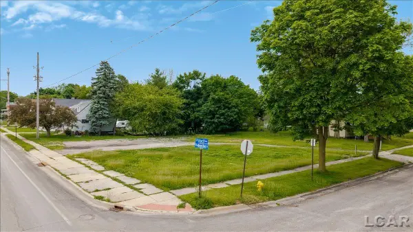 319 W Beecher ST, Adrian, MI 49221