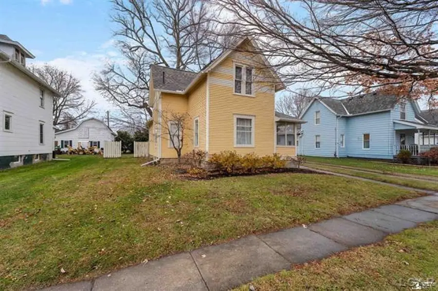 224 Cherry ST, Blissfield, MI 49228 - #2