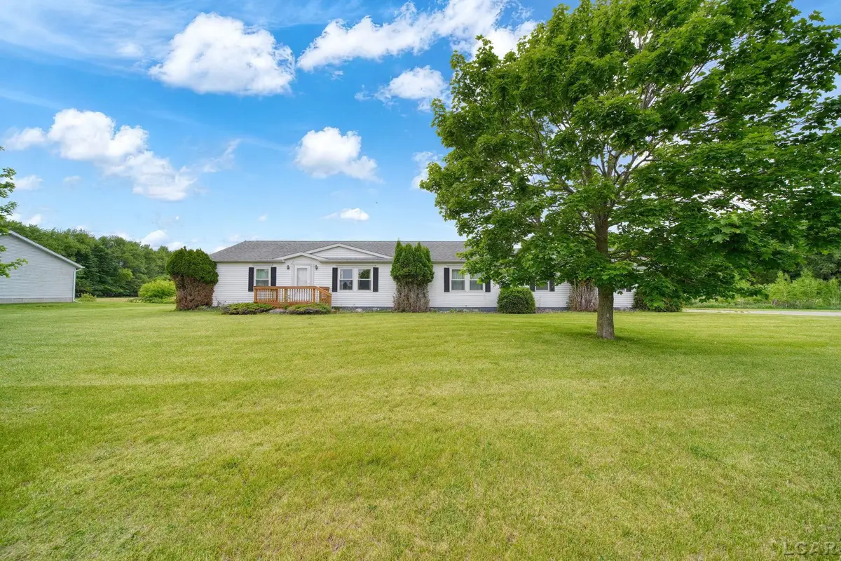 786 Brookview DR, Hudson, MI 49221 - #1