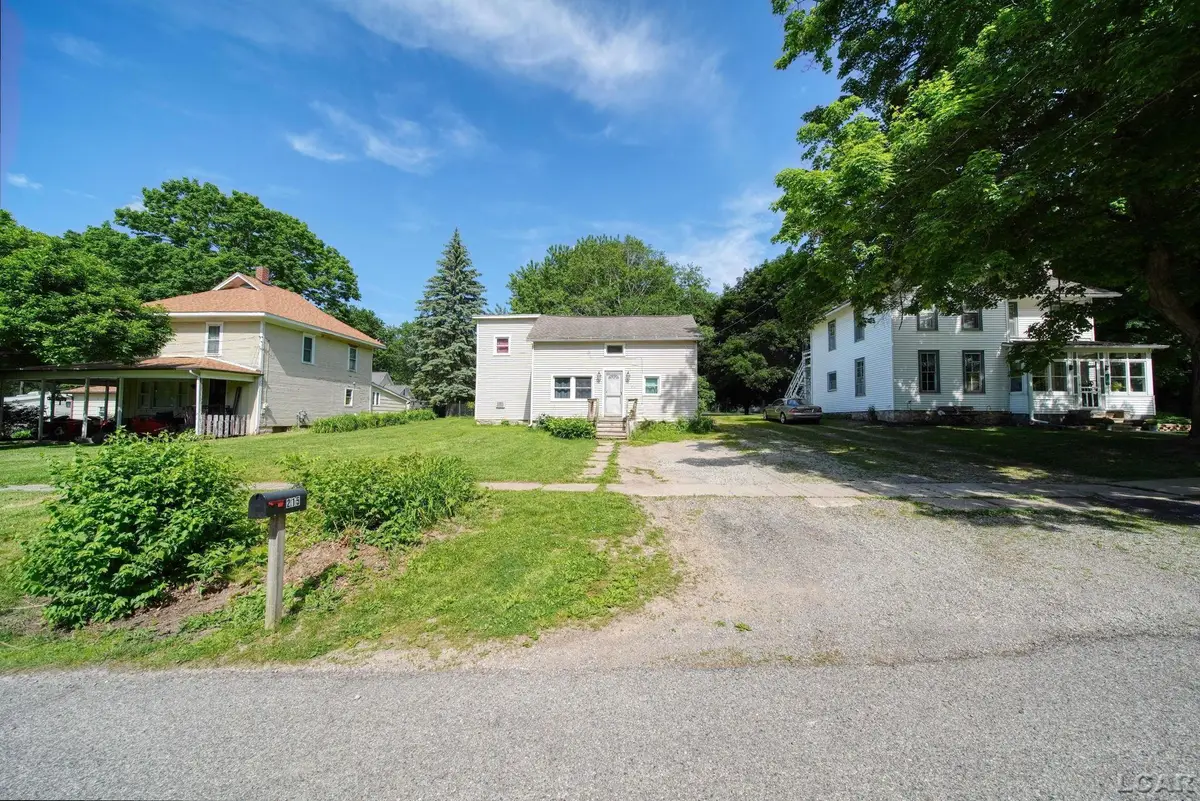 215 S Jackson ST, Addison, MI 49220 - #1