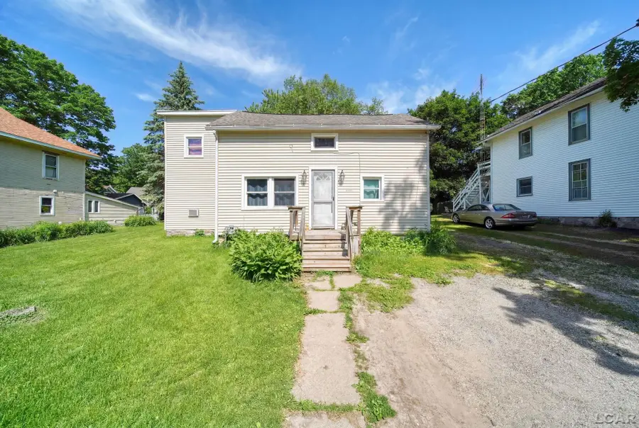 215 S Jackson ST, Addison, MI 49220 - #2