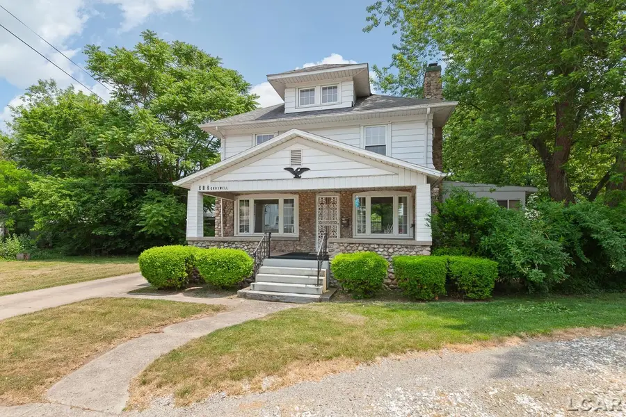 302 Croswell ST, Adrian, MI 49221 - #2