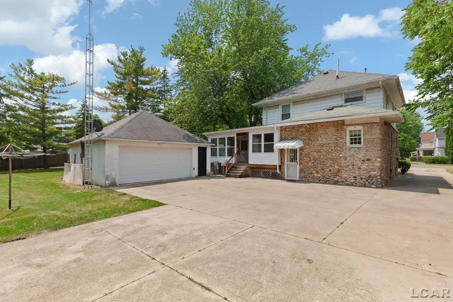 302 Croswell ST, Adrian, MI 49221 - #3
