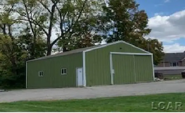 700 Oakwood AVE, Adrian, MI 49221