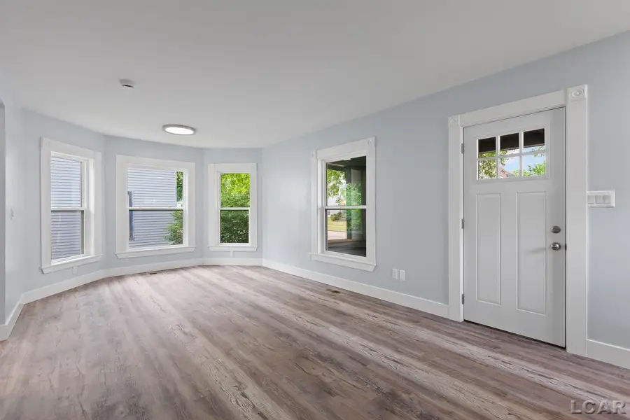 138 E Robinson ST, Jackson, MI 49203 - #2