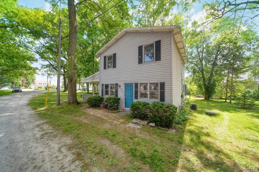 295 Ridgeway DR, Brooklyn, MI 49230 - #2