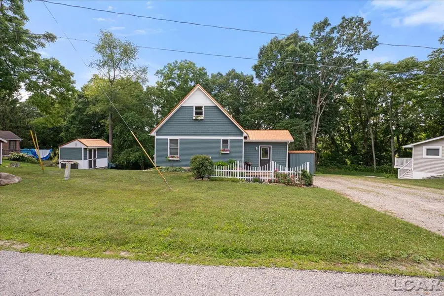 2041 Lakeview DR, Brooklyn, MI 49230 - #2