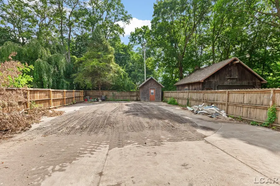 102 N Division ST, Tecumseh, MI 49286 - #3
