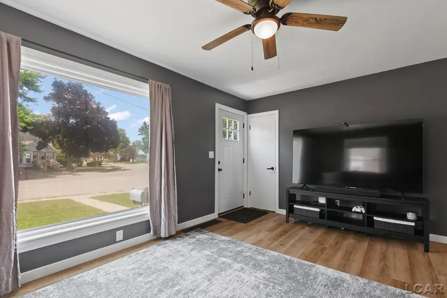 568 Northwestern DR, Adrian, MI 49221 - #3