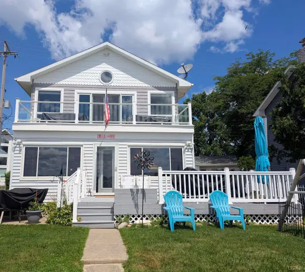 10240 W Ferndale Dr DR, ManitouBeach, MI 49253