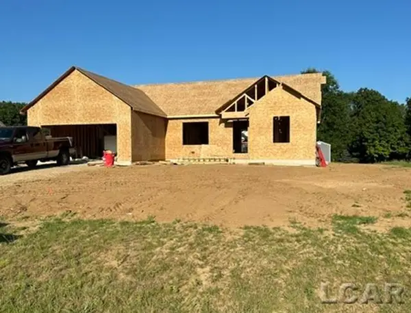 3200 Pender CT, Adrian, MI 49221
