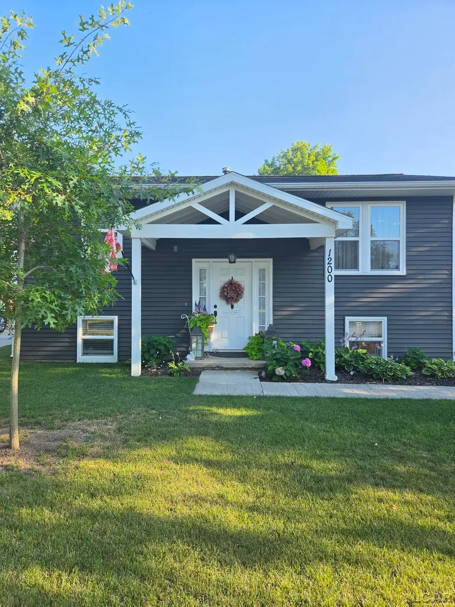 1200 W Pottawatamie ST, Tecumseh, MI 49286 - #3