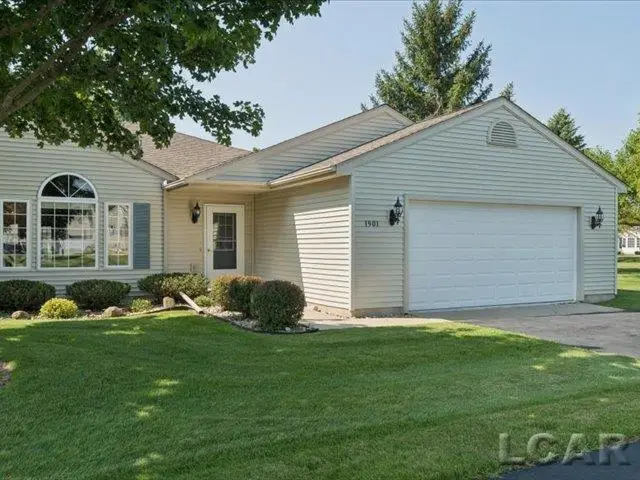 1901 Stillwater DR, Tecumseh, MI 49286 - #2