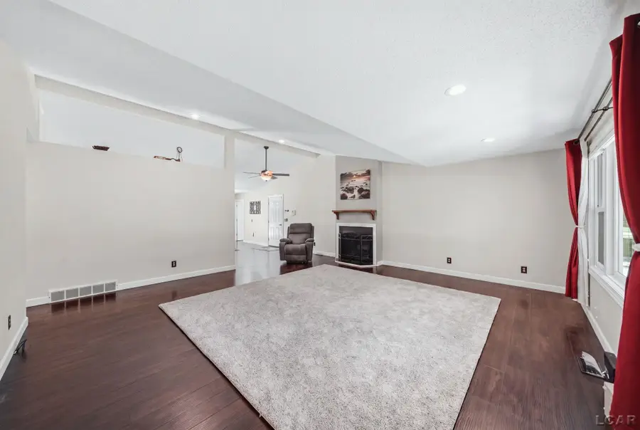 2915 Lee Marie DR, Adrian, MI 49221 - #3