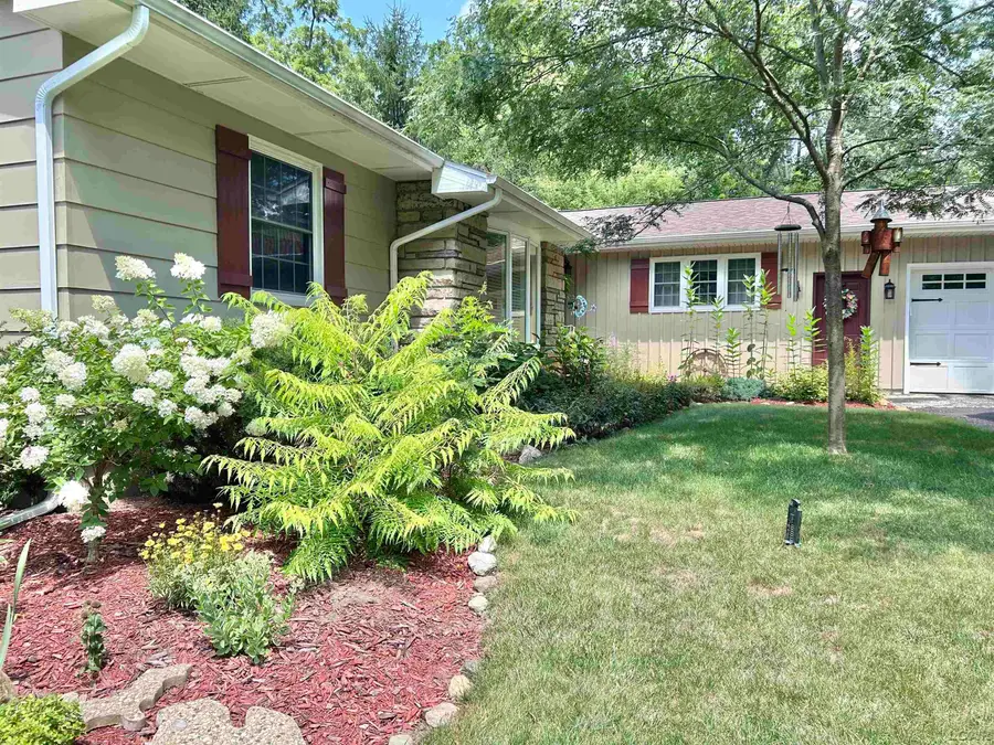 1719 Southgate CT, Adrian, MI 49221 - #2