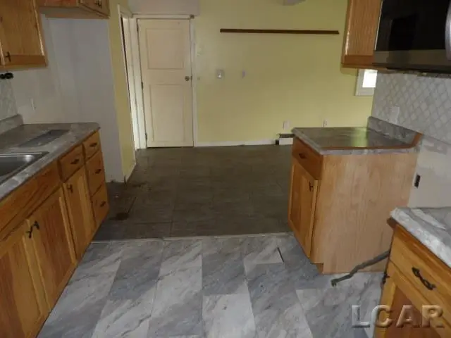504 Clinton ST, Adrian, MI 49221 - #3