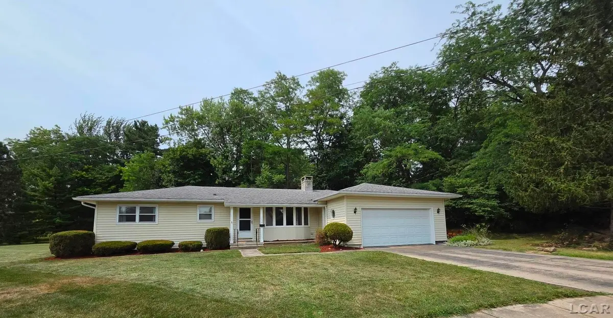 425 MAPLEWOOD CT, Adrian, MI 49221 - #1