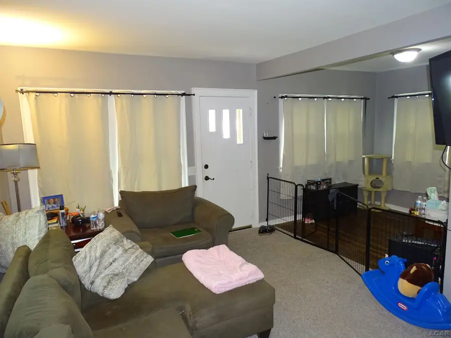 110 Berry ST, Jackson, MI 49203 - #2