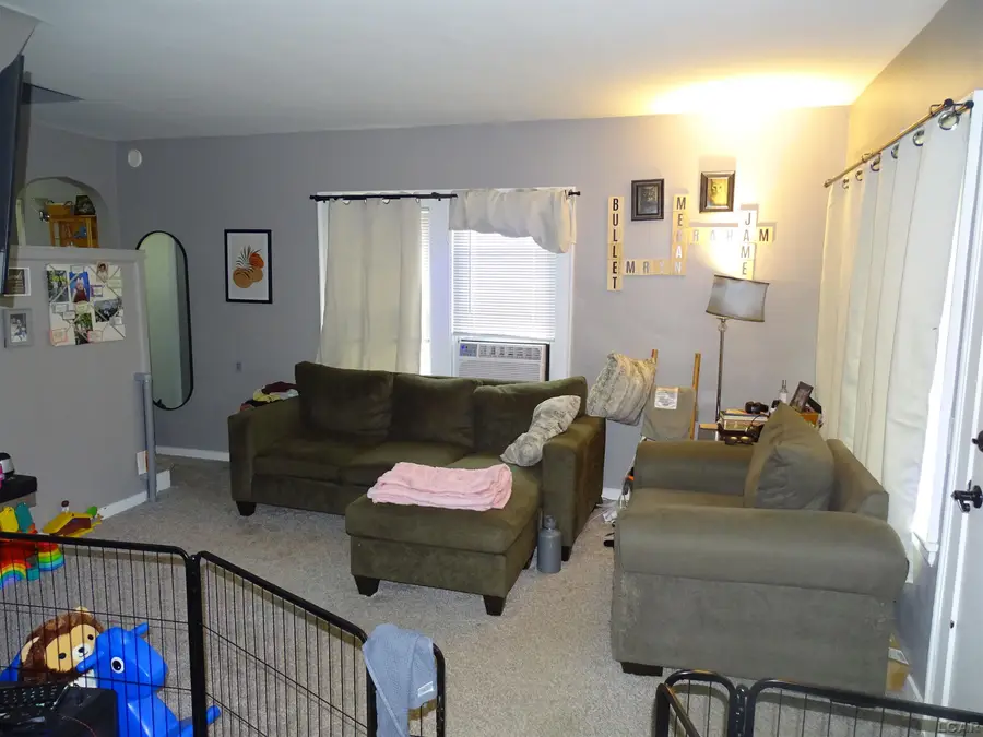 110 Berry ST, Jackson, MI 49203 - #3