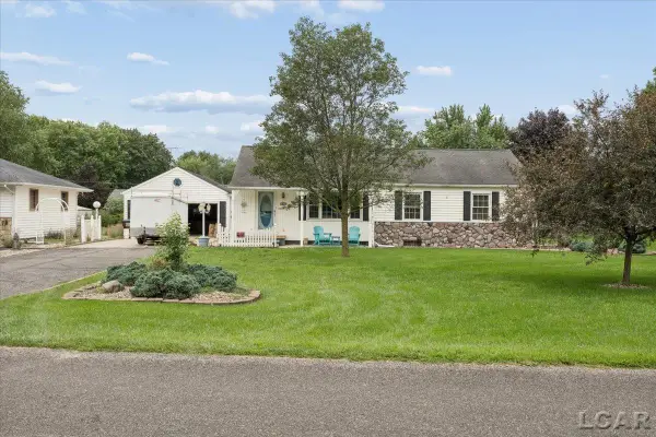 2334 Sunset LN, Adrian, MI 49221