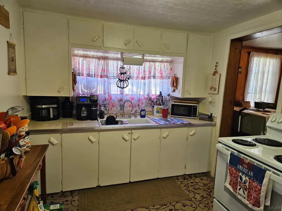 1116 Walker ST, Jackson, MI 49202 - #2