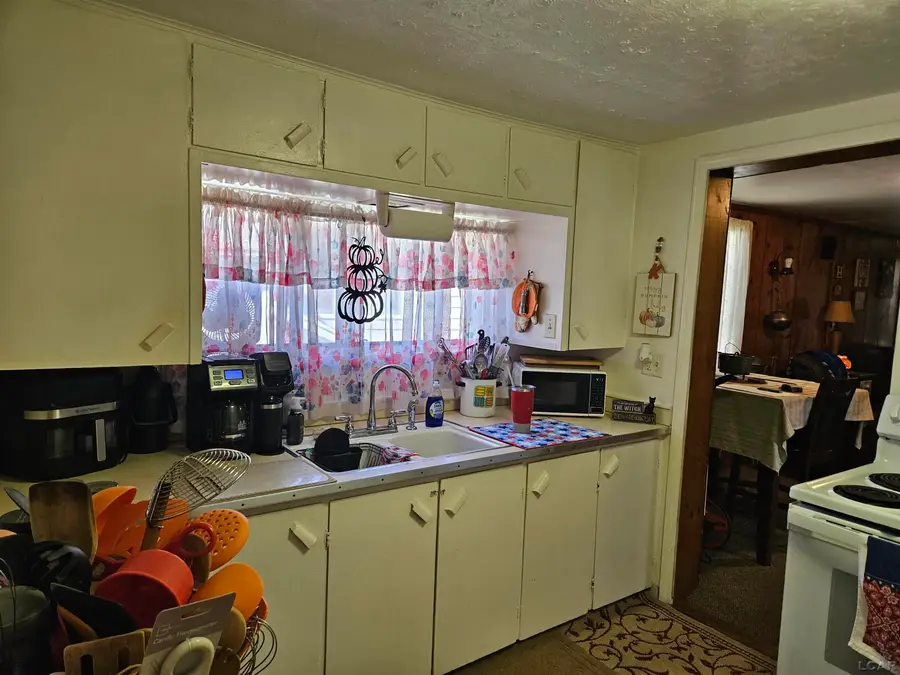 1116 Walker ST, Jackson, MI 49202 - #3
