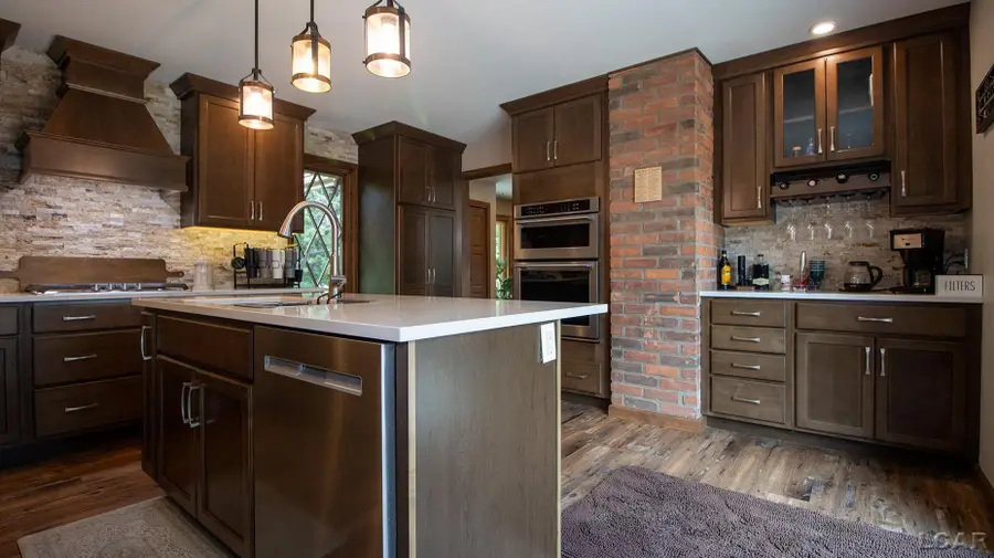 2453 Cedarwood DR, Adrian, MI 49221 - #2