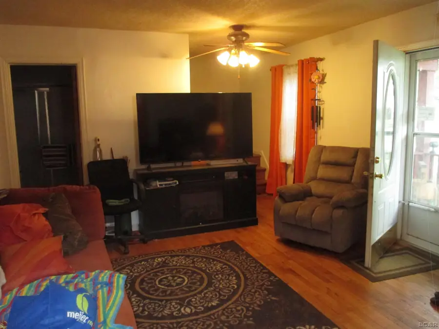 910 Sheffield AVE, Adrian, MI 49221 - #3