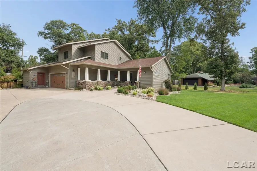 1310 W Maple AVE, Adrian, MI 49221 - #2