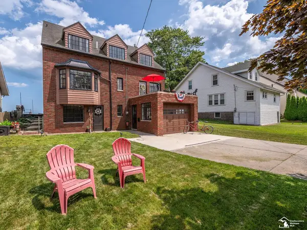 3880 Lakeshore DR, Newport, MI 48166