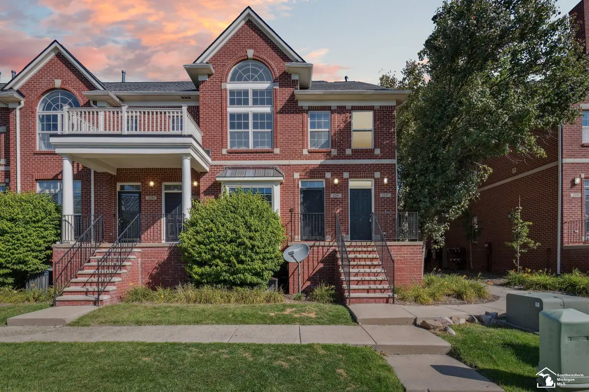 3237 Newbury PL, Troy, MI 48084 - #1