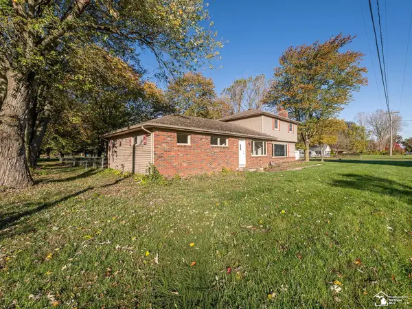 10711 Douglas RD, Temperance, MI 48182