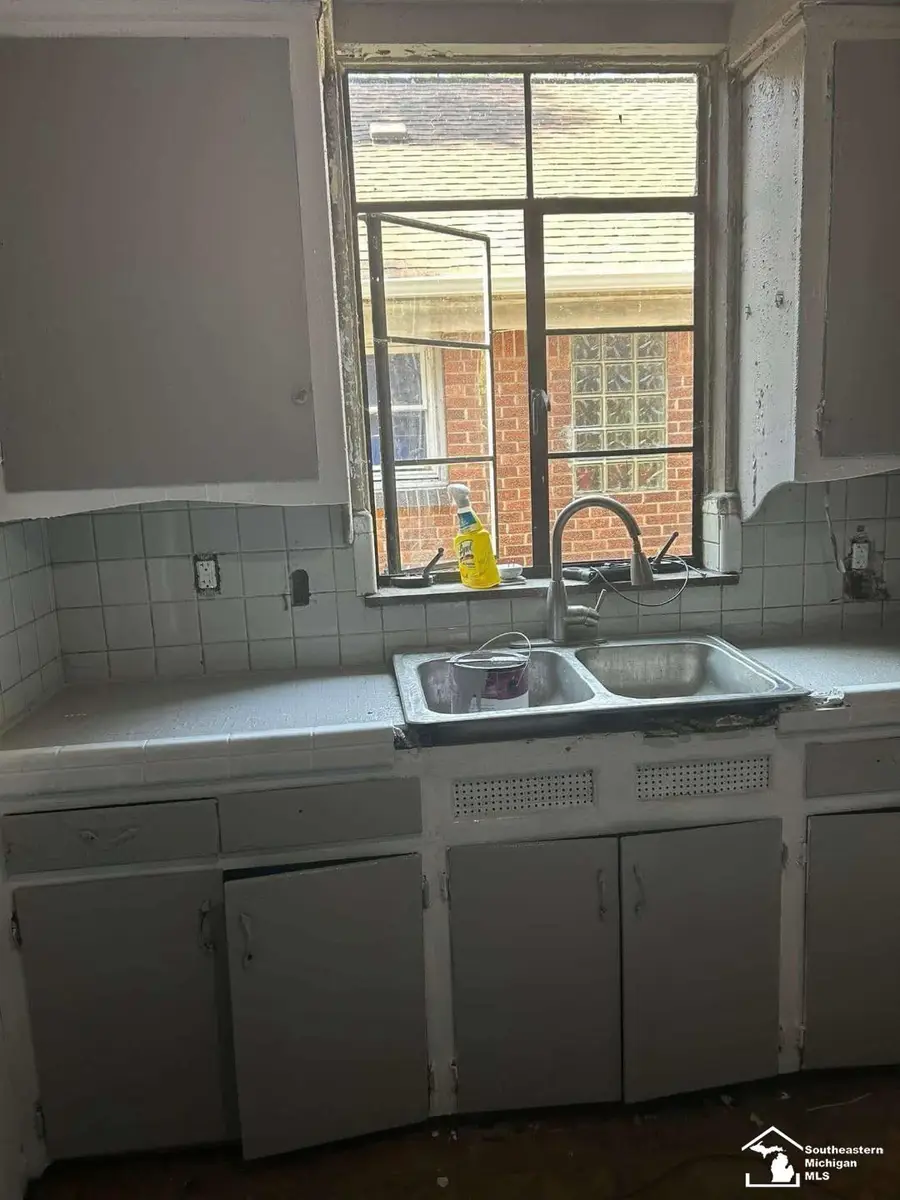 15016 Troester ST, Detroit, MI 48205 - #2