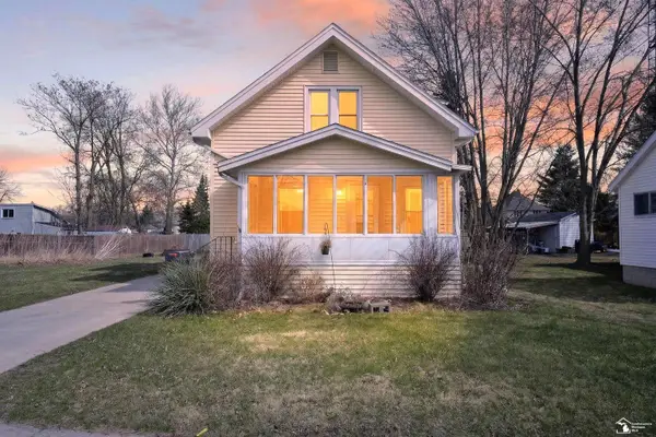 321 Cherry ST, Blissfield, MI 49228