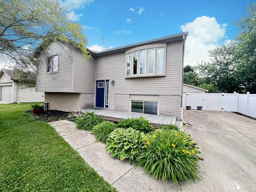 8675 Lillian DR, Newport, MI 48166 - #2