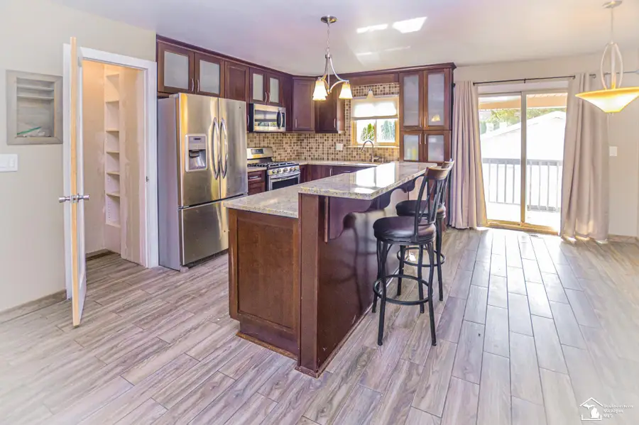 8675 Lillian DR, Newport, MI 48166 - #3