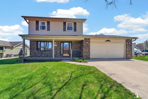 30189 Pointe DR, Gibraltar, MI 48173