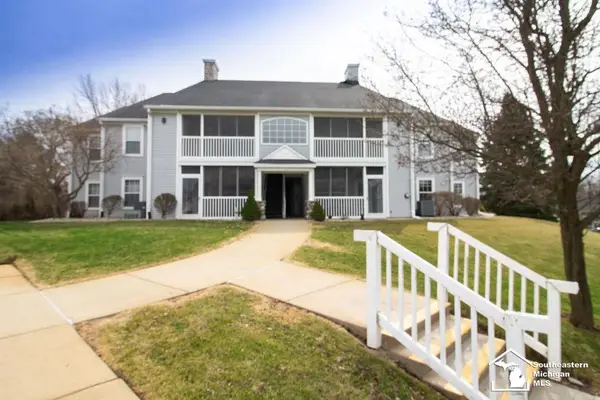 795 W Barrington CIR, Jackson, MI 49203