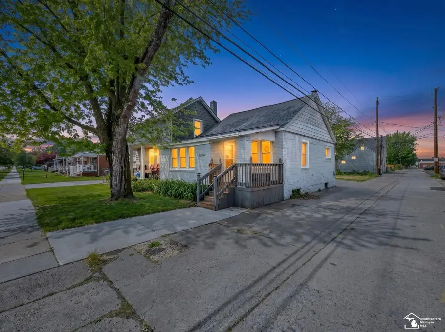 1288 Stewart AVE, Lincoln Park, MI 48146 - #2
