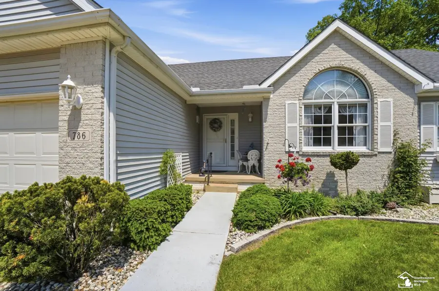 786 Santa Fe CT, Temperance, MI 48182 - #2