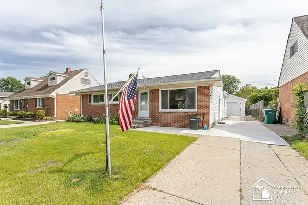 37613 Castle DR, Romulus, MI 48174