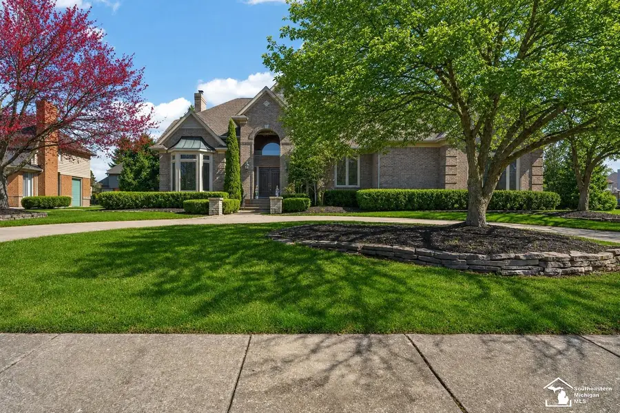 4592 Forestview DR, West Bloomfield, MI 48322 - #2
