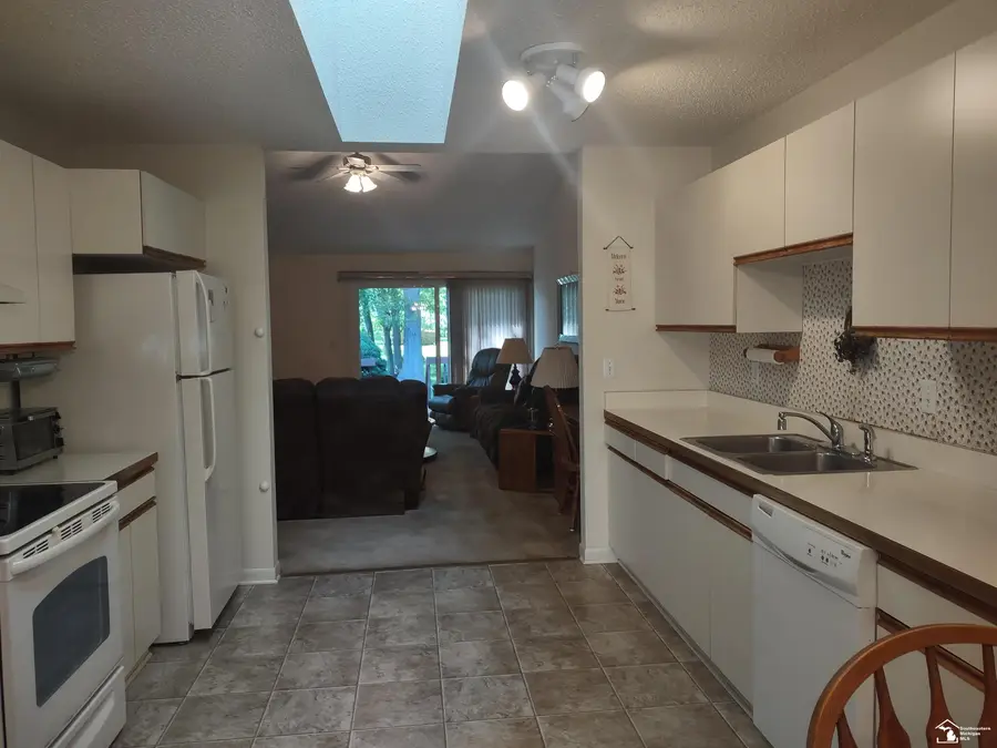 19040 OTTO CT, Huron, MI 48164 - #3
