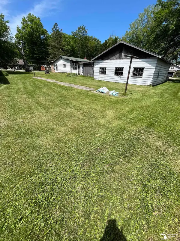 13698 Laplaisance RD, Monroe, MI 48161
