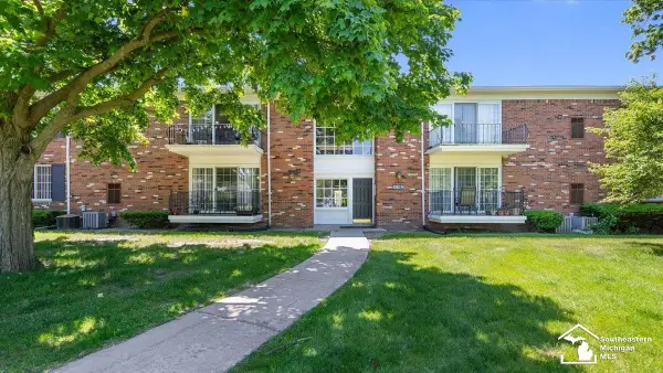 490 Fox Hills DR, BloomfieldHills, MI 48304